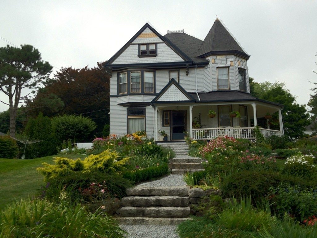 Victorian House in Rockland Maine - Seasons of Smiles Dental